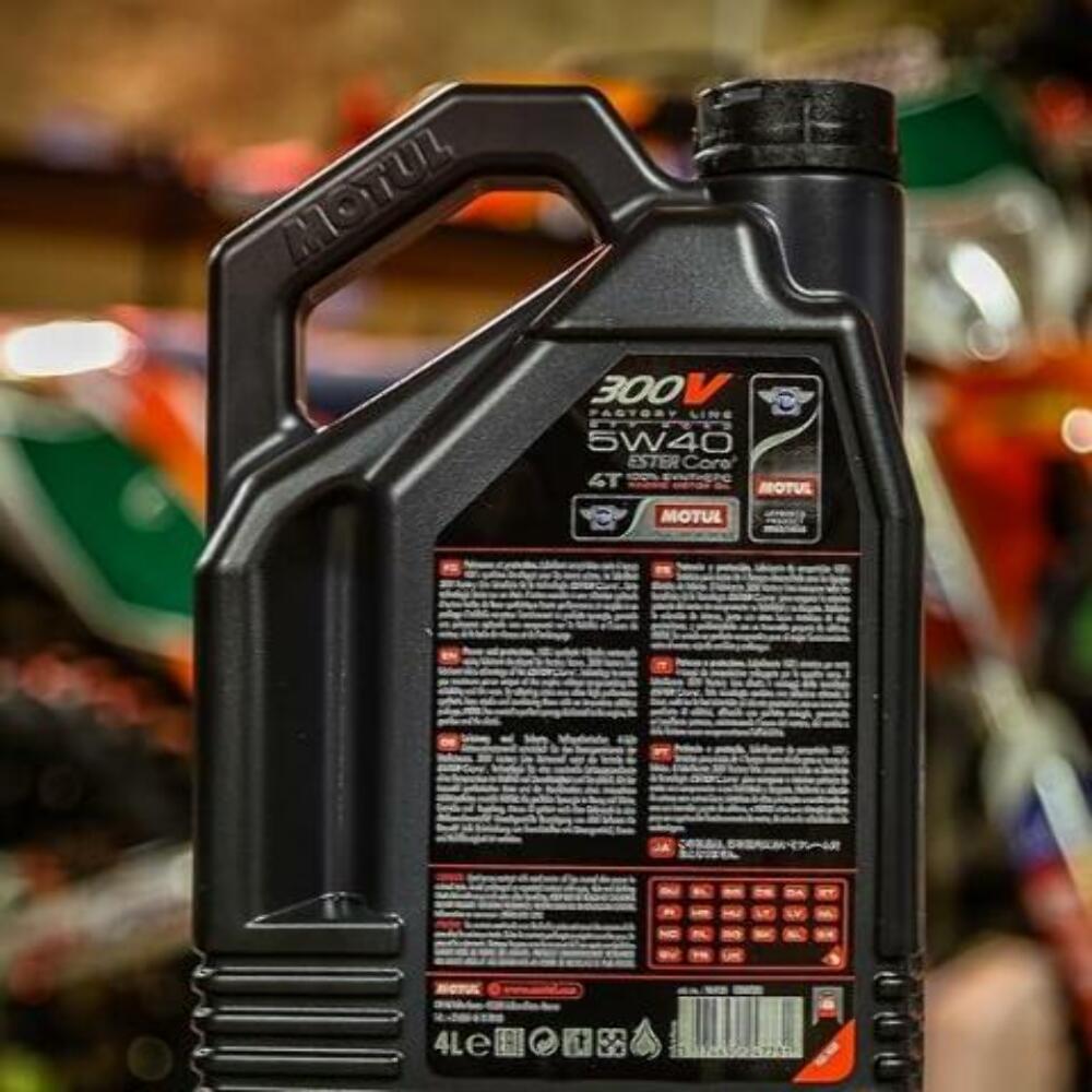 Motul 300V 5W40 100% Synthetic Motor Oil Road - 1 Liter